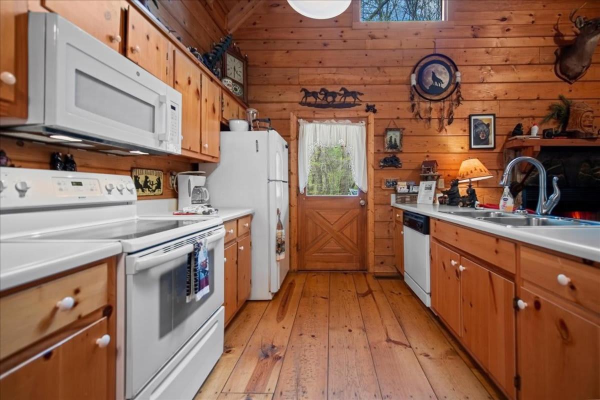 Cozy Cabin Beside Briar Creek, Fire Pit, Wifi Villa Елиджей Екстериор снимка